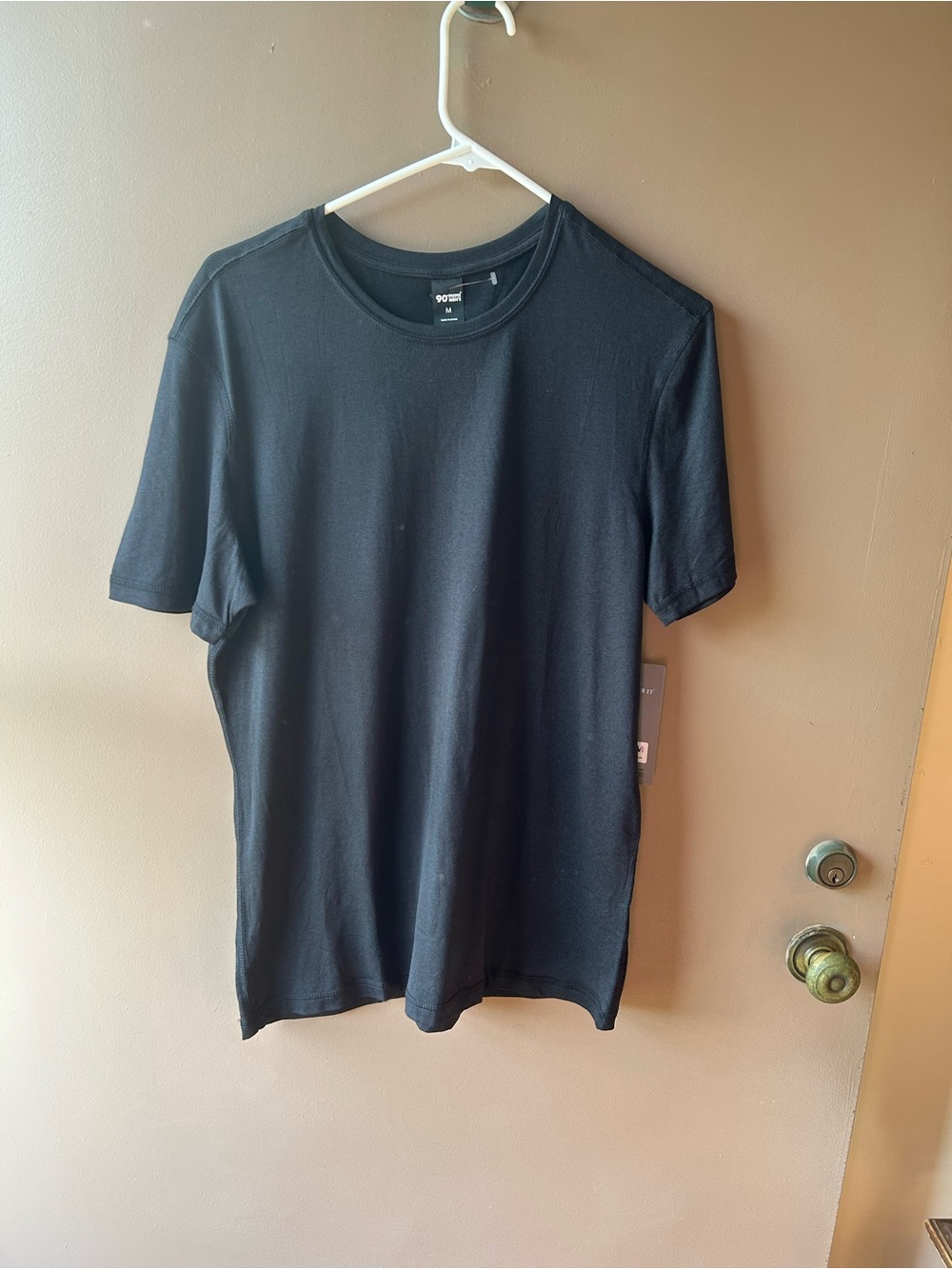 Men’s 90° Degree by Reflex Shirt size: M NWT
